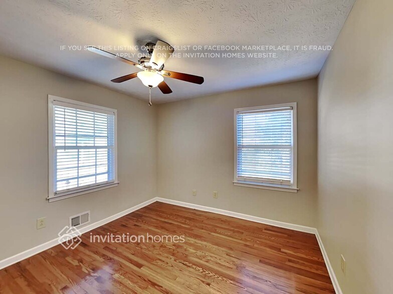 Building Photo - 2631 Kings Cir NW