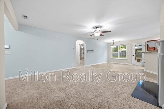 Building Photo - 111 Angel Oak Dr