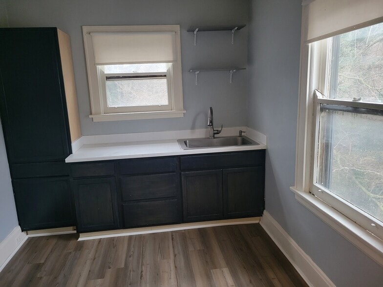 Building Photo - 20 Glenwood Ave