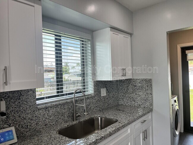 Building Photo - 11535 SW 139th Terrace