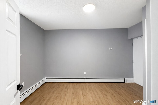 Building Photo - 23 Charter Oak Pl