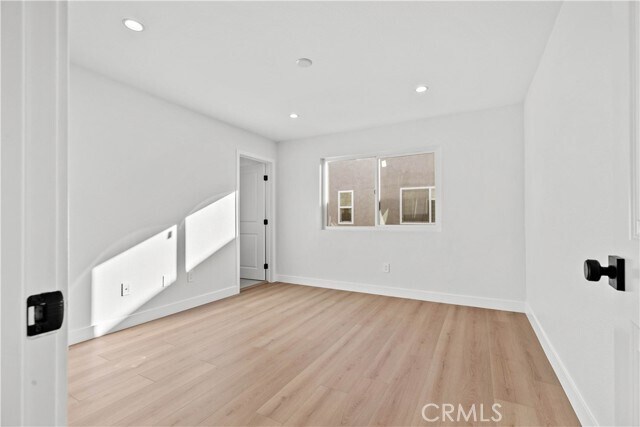 Building Photo - 552 Hahn Ave