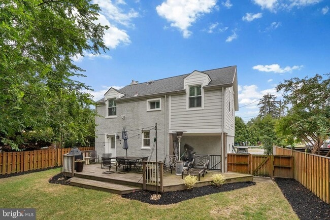Building Photo - 535 N George Mason Dr