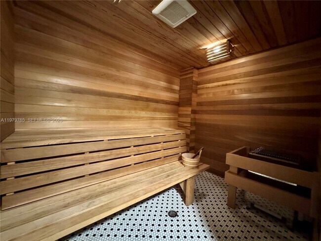 Building Photo - 7330 Ocean Terrace