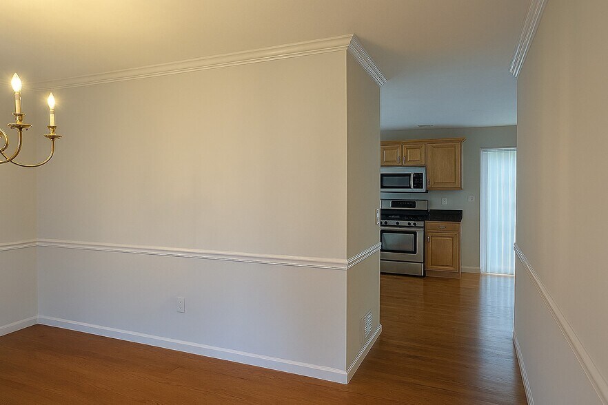 Building Photo - 6 Pepperbush Court