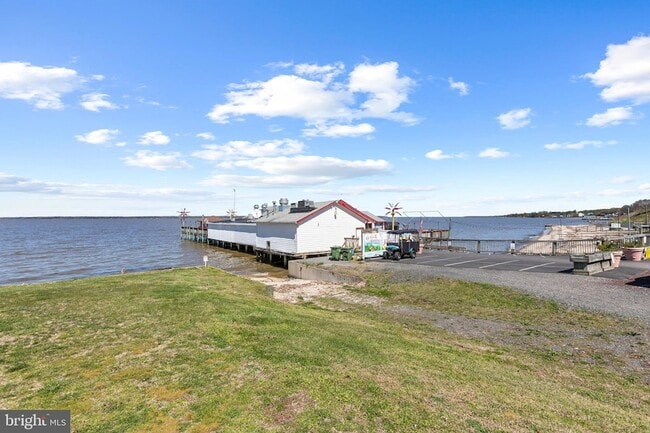 Building Photo - 6117 Riverview Dr