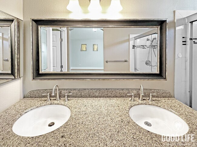 Building Photo - Beautiful 3-Bed Home w/ Vaulted Ceilings, Stainless Appliances, Private Backyard & 2-Car Garage