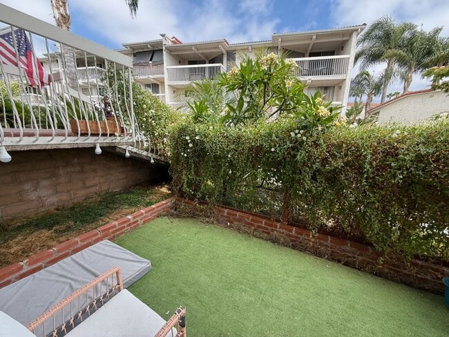 Building Photo - Luxurious Carlsbad Townhome with Ocean Views