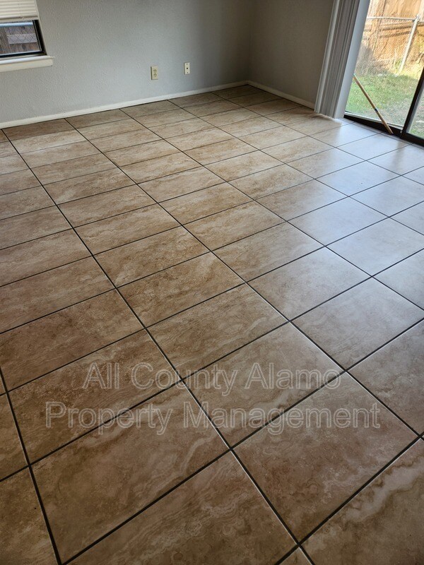 Building Photo - 11418 Cedar Park