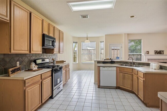 Building Photo - 11011 Hunting Path Ct