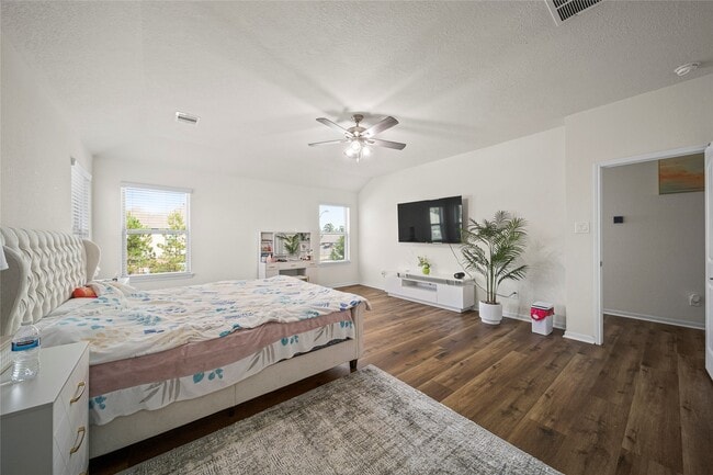 Building Photo - 5815 River Timber Trl