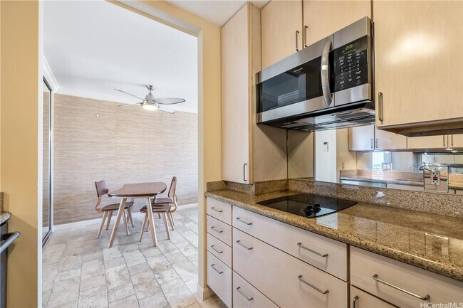 Building Photo - Fully Furnished Unit at Sought after Villa...