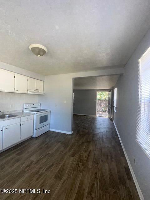 Building Photo - 3254 Phyllis St