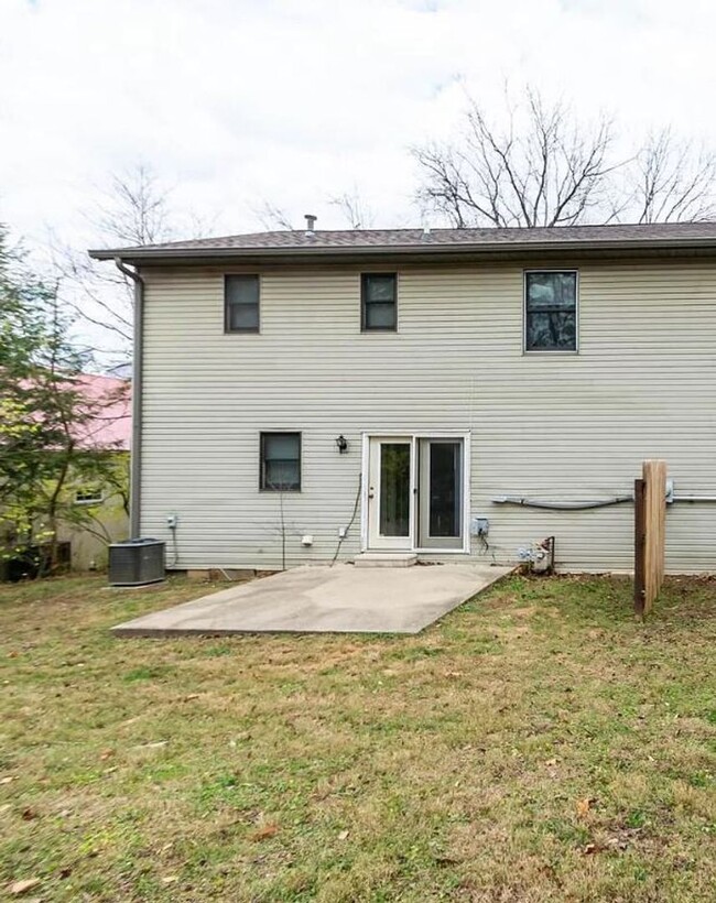 Building Photo - Willow Court Bloomington