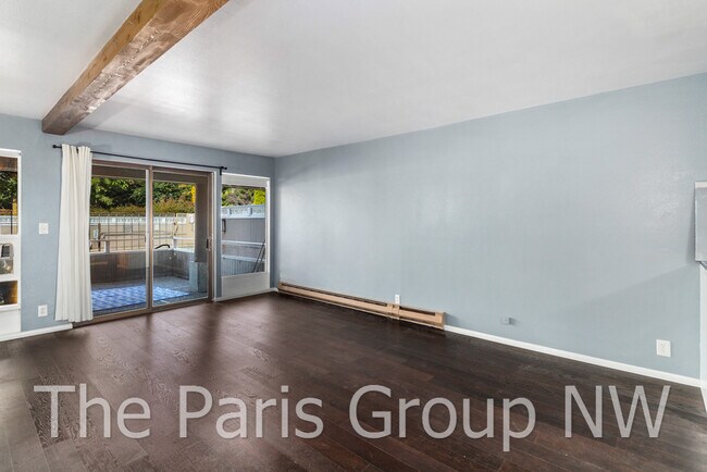 Building Photo - 942 100th Ave NE