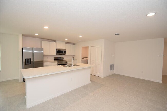 Building Photo - 5 Llestone Path