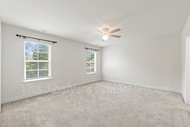 Building Photo - 404 Avery Glenn Way