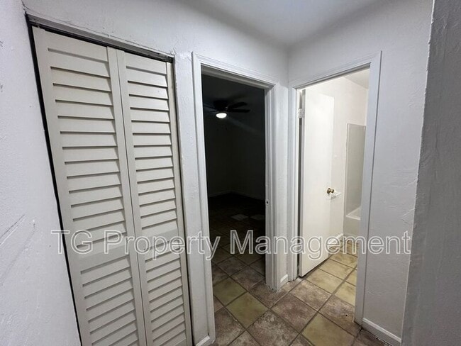 Building Photo - 4182 Lorenzo Ct
