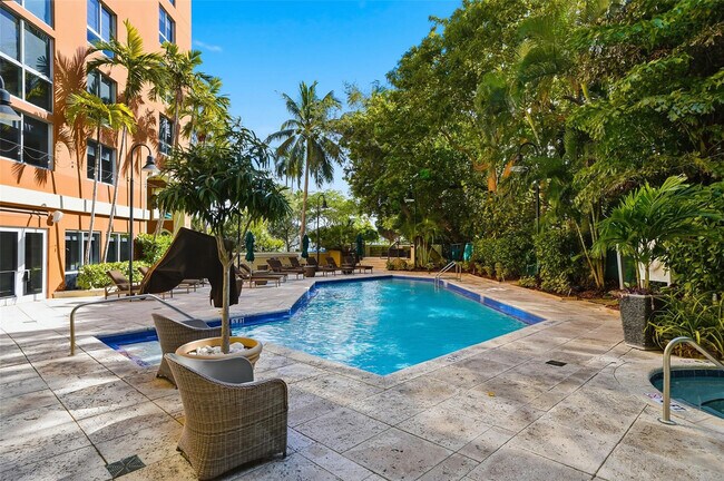 Building Photo - 2951 S Bayshore Dr