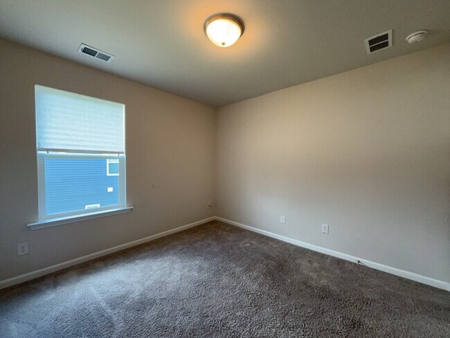 Building Photo - 445 Navona Dr