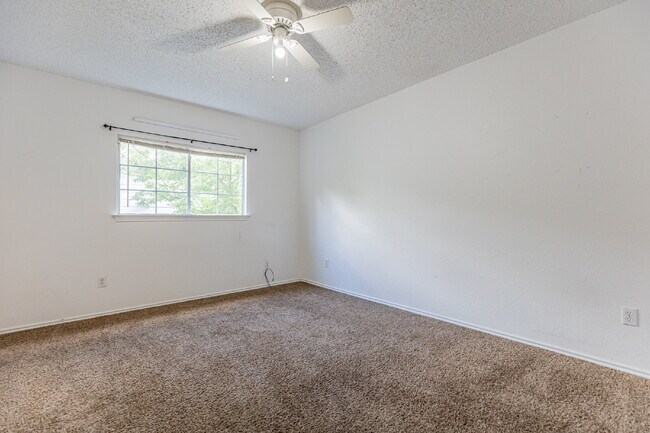 Building Photo - 491 Emerald Fields Ln