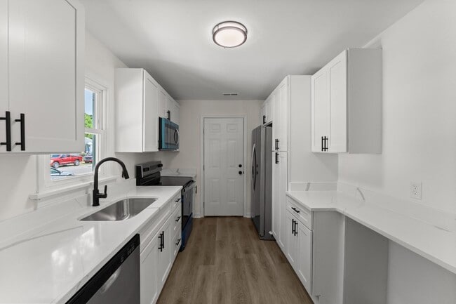 Building Photo - 2918 Lynhaven Ave