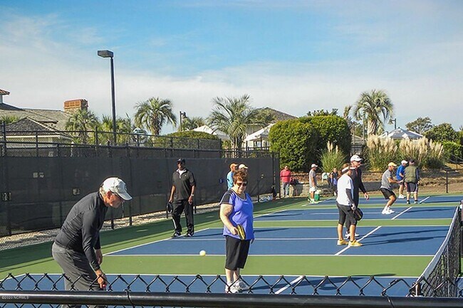 Building Photo - RENT SPECIAL ~ COMPASS POINTE ~