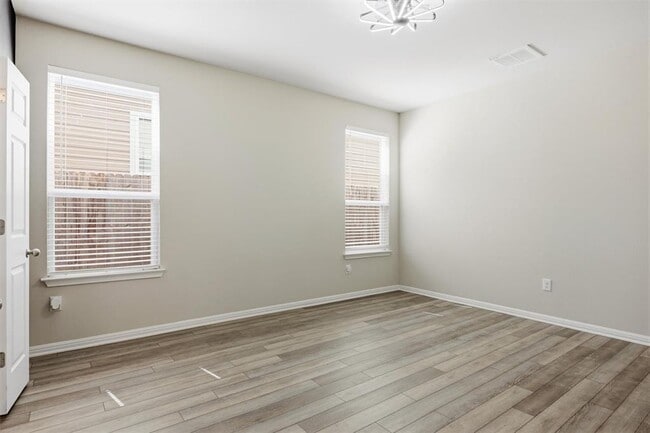 Building Photo - 6400 Mary Lewis Dr