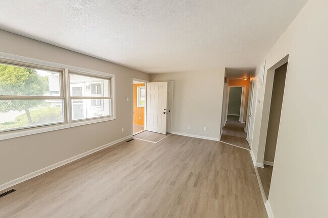 Building Photo - 4071 Sawyer St