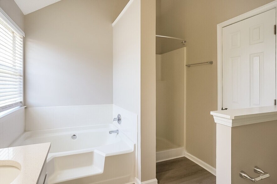 Building Photo - 6926 Silver Grass Ct