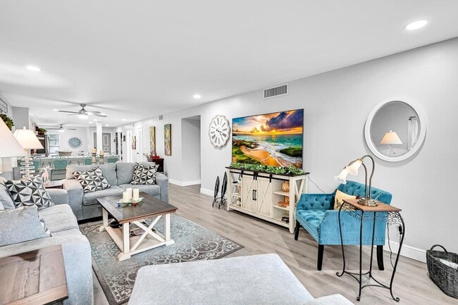 Building Photo - 5759 Phoenix Palm Ct