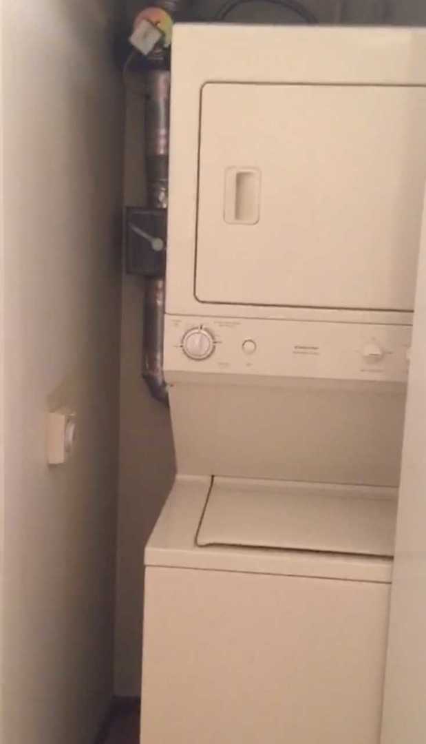 Building Photo - LIKE NEW, 1 BED, 1 BATH CONDO W HIGH END F...