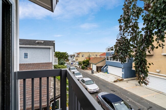 Building Photo - Modern Elegance Meets Ocean Breezes – Full...