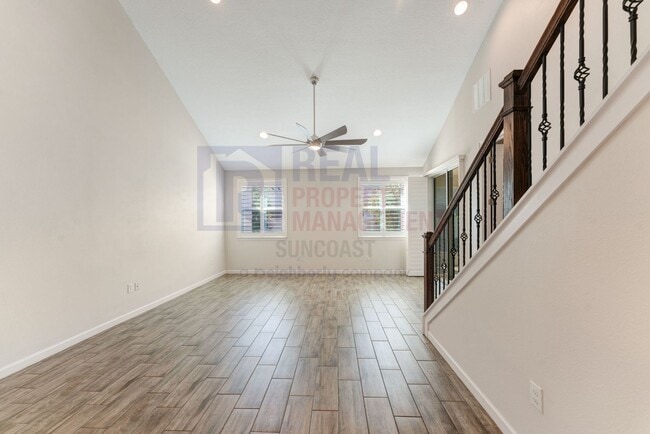 Building Photo - 3689 Divot Ln