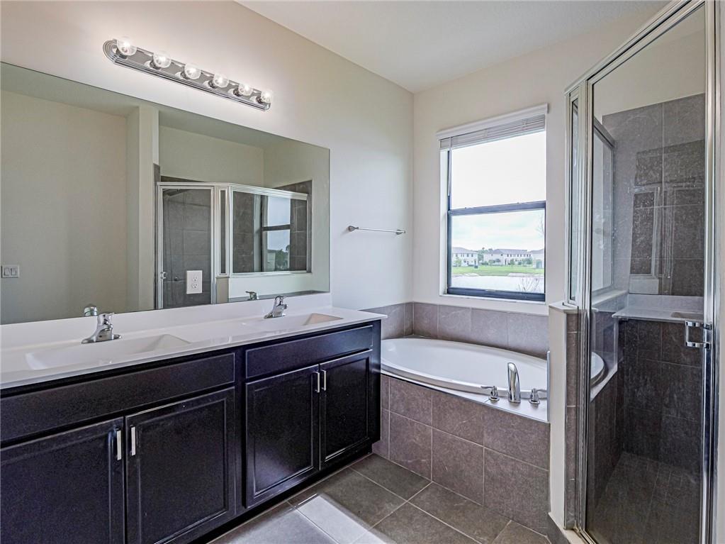 Building Photo - 10092 W Villa Cir