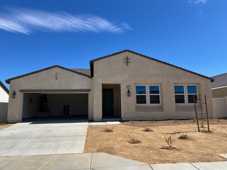 Front of house - 1840 Vincent Dr