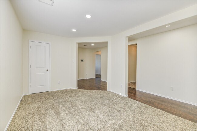 Building Photo - 2023 Louetta Mist Dr