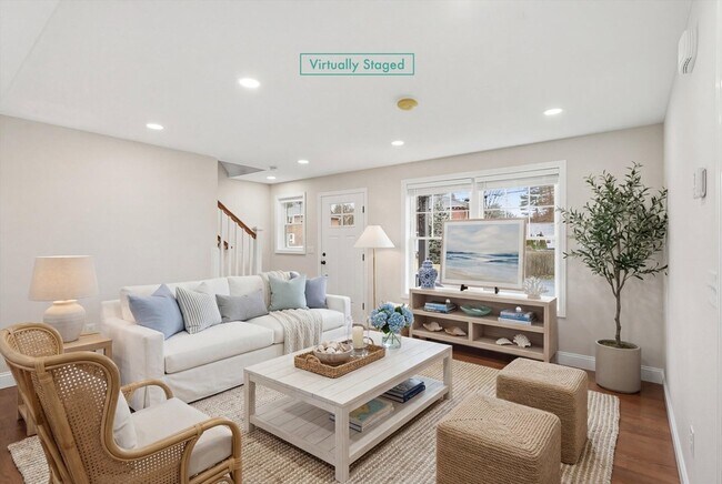 Building Photo - 24 Daytona St