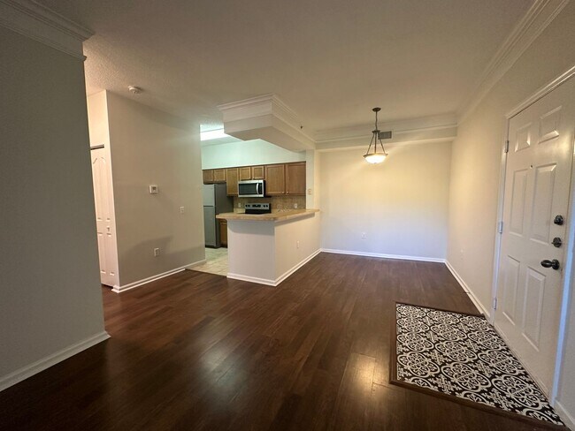 Building Photo - Second Floor 1/1 in Gated Palm Beach Gardens Community