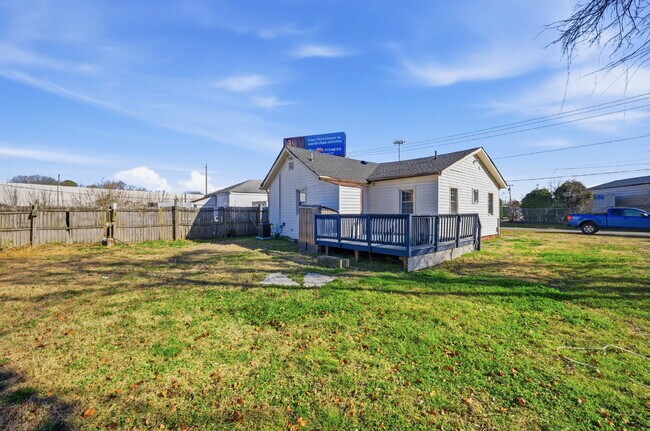 Building Photo - GORGEOUSLY REMODELED 2 BED HOUSE FOR RENT IN HAMPTON!