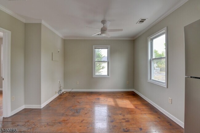Building Photo - 410 Talmadge Avenue