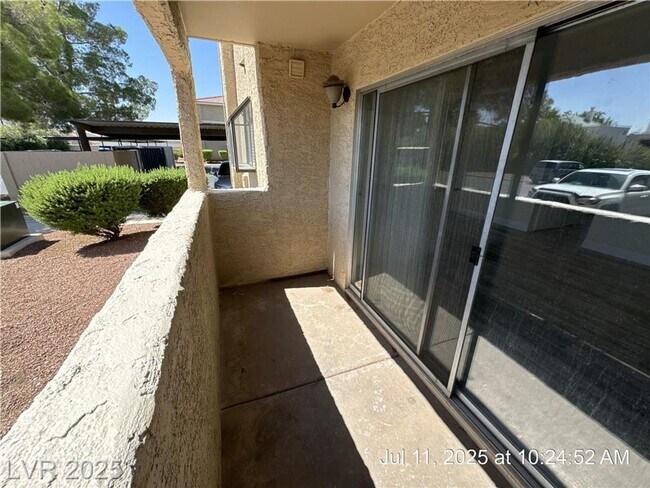 Building Photo - Updated First-Floor Unit | Granite Counter...