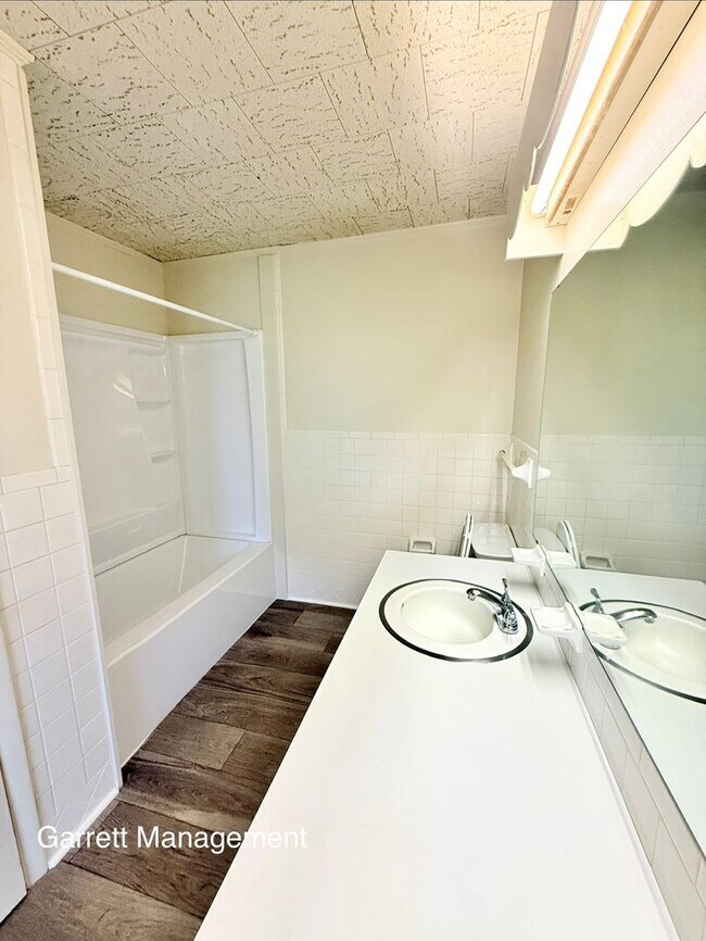 Building Photo - 1074 US-281