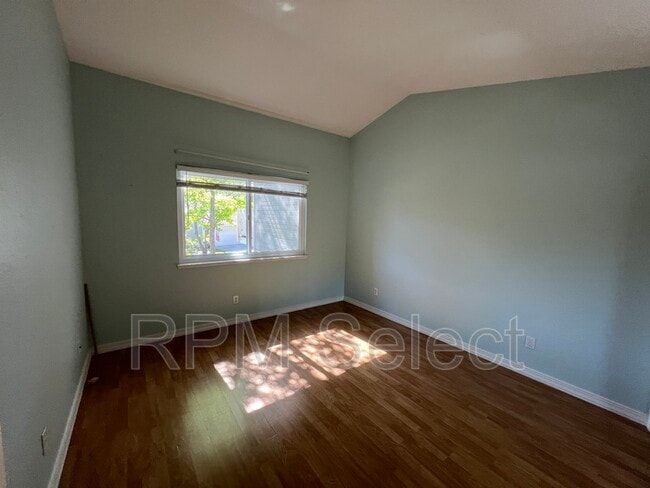 Building Photo - 159 Valley Oak Dr