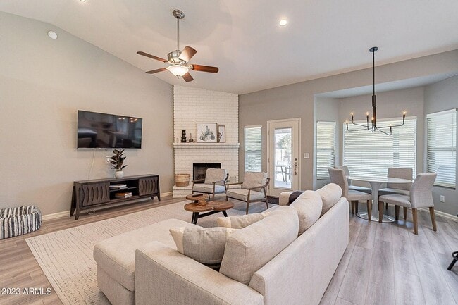 Building Photo - Beautiful full furnished home in desirable North Scottsdale