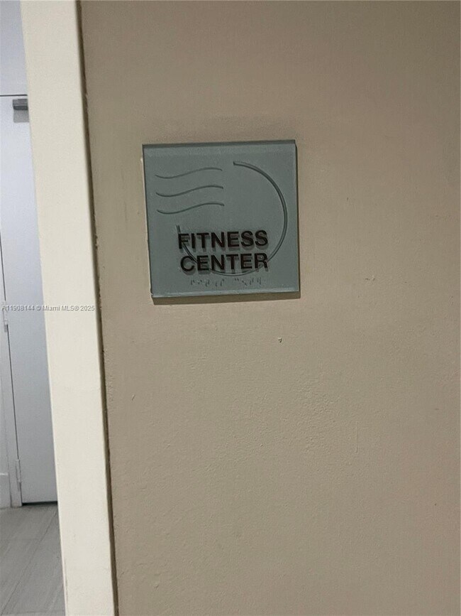 Building Photo - 350 S Miami Ave