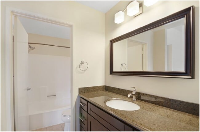 Building Photo - SPECTACULAR WOODBRIDGE HOME!!!
