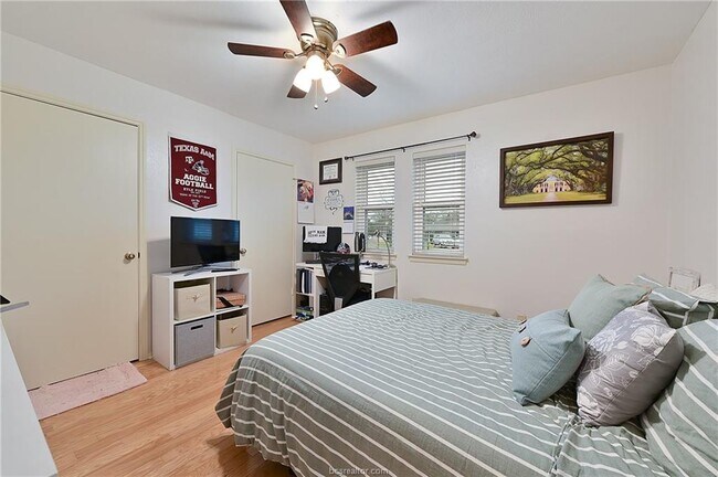 Building Photo - 2800 Longmire Dr