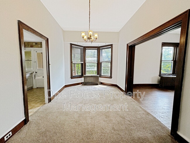 Building Photo - 37 Bennett Street 2E