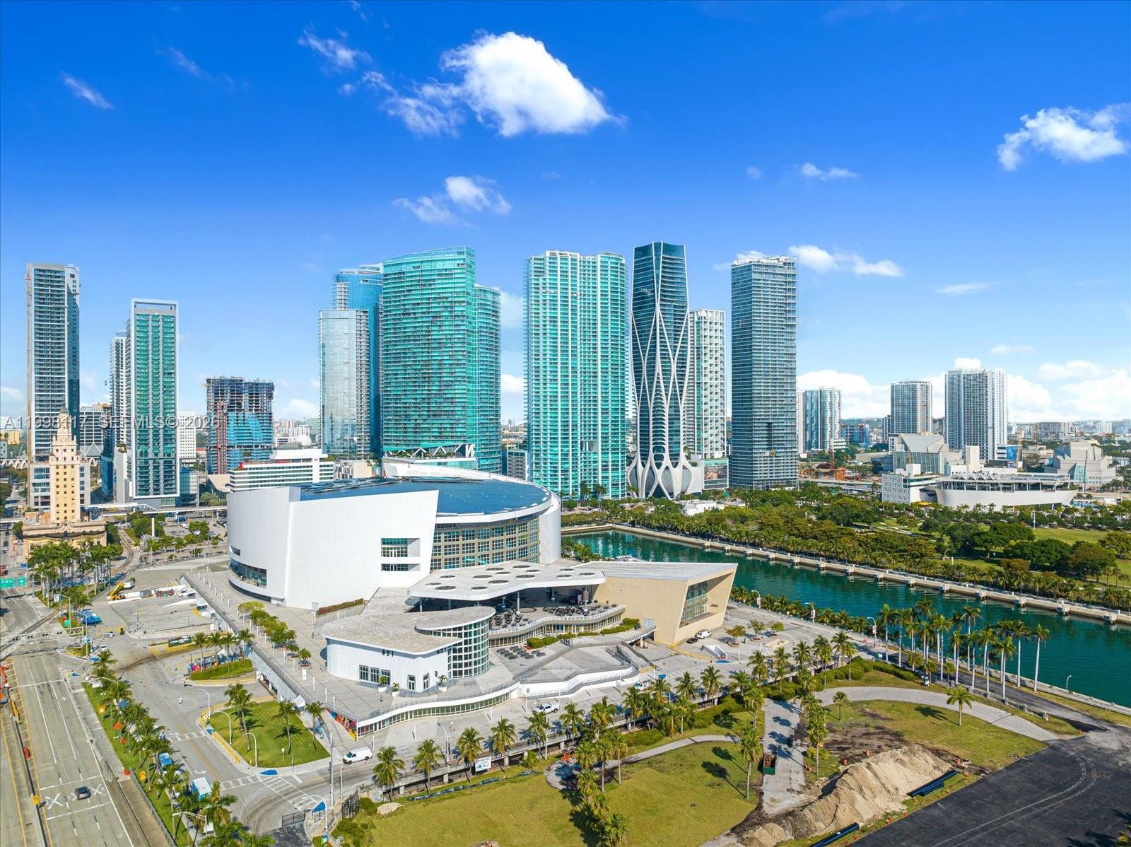 Building Photo - 900 Biscayne Blvd